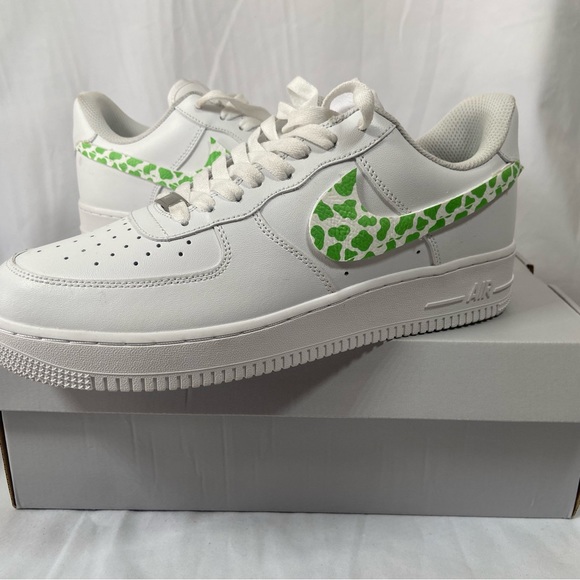 Custom Green cow stain on Air Force 1 iron on patch motif accessory for shoes - Picture 5 of 5